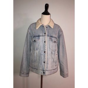 FINAL PRICE! NWOT Levi’s Ex Boyfriend Trucker